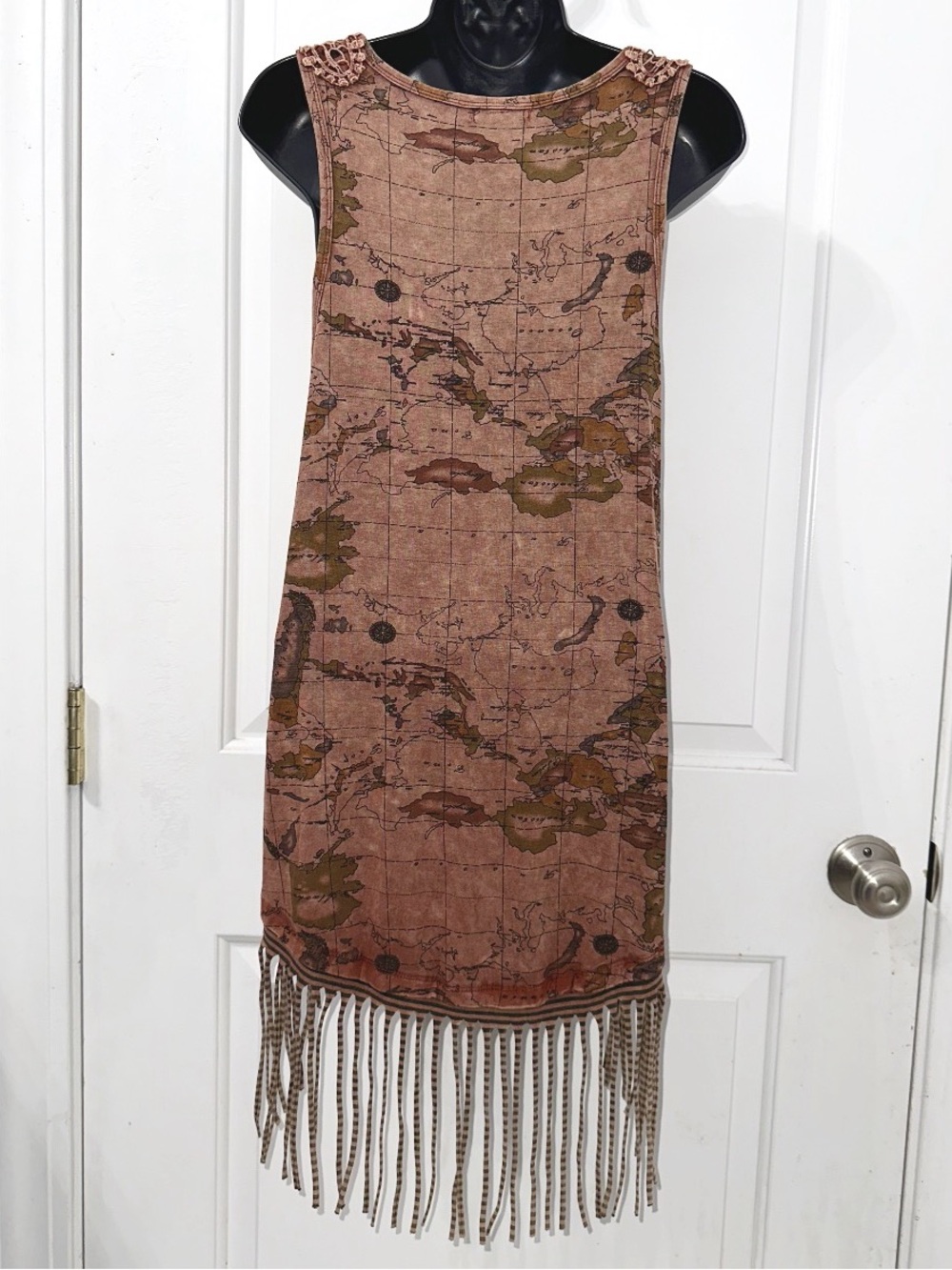 BKE Gimmicks Brown Lace & Fringe Tank Top, size Medium - Picture 4 of 7